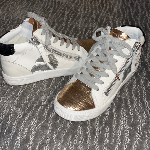 Dolce Vita Lennix Metallic Sneakers
